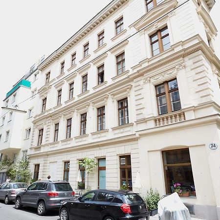 Traditional Apartments Виена Екстериор снимка