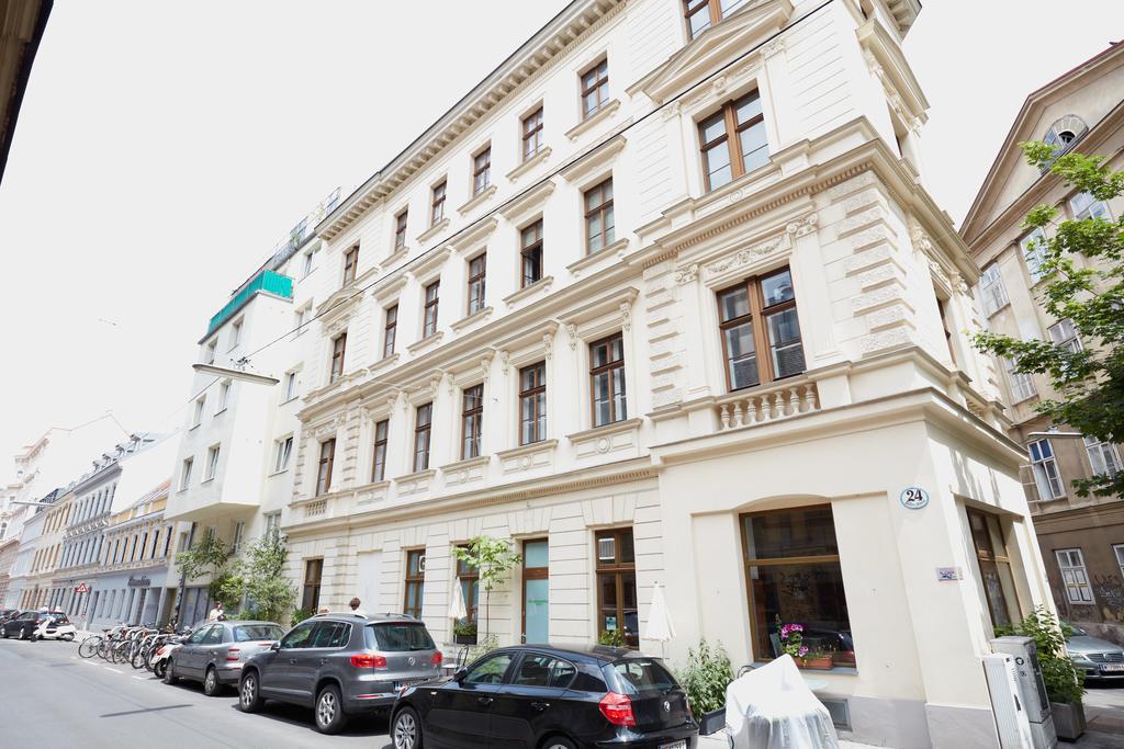 Traditional Apartments Виена Екстериор снимка
